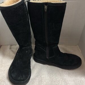 UGG Australia Tall Black Suede Winter Flat Boots Sz 6 Side Zip Fur Lined